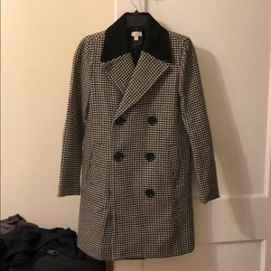 J crew houndstooth coat in size 2
